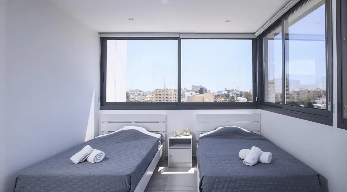 Elegant Penthouse In City Centre Larnaca Appartement